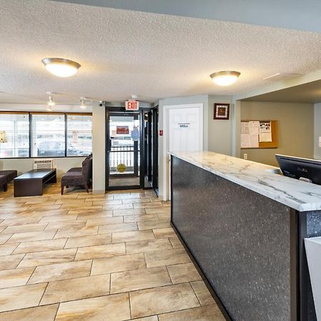 Econo Lodge Miramichi Exterior photo